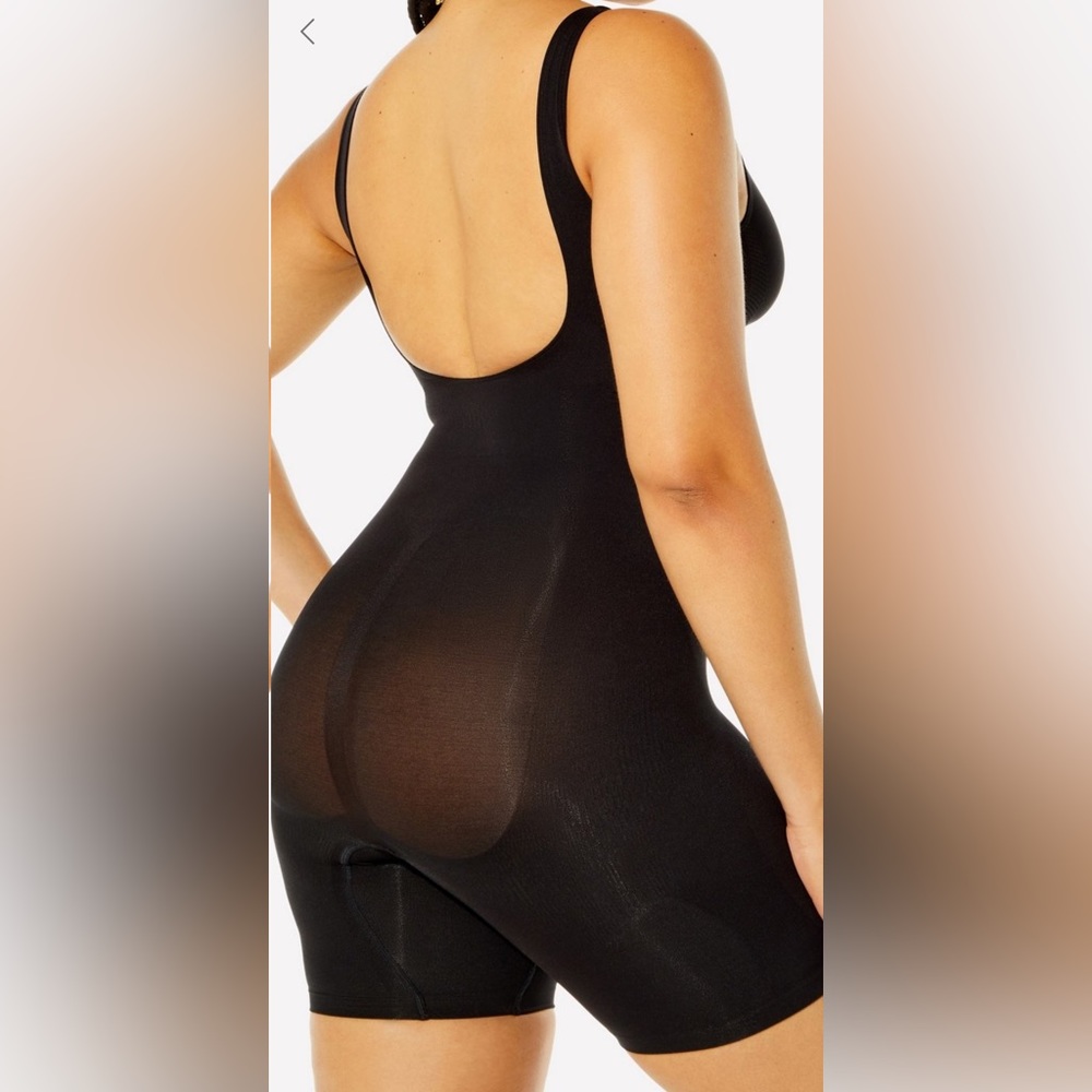 Yitty Nearly Naked Shaping Mid Thigh
Bodysuit size M/L